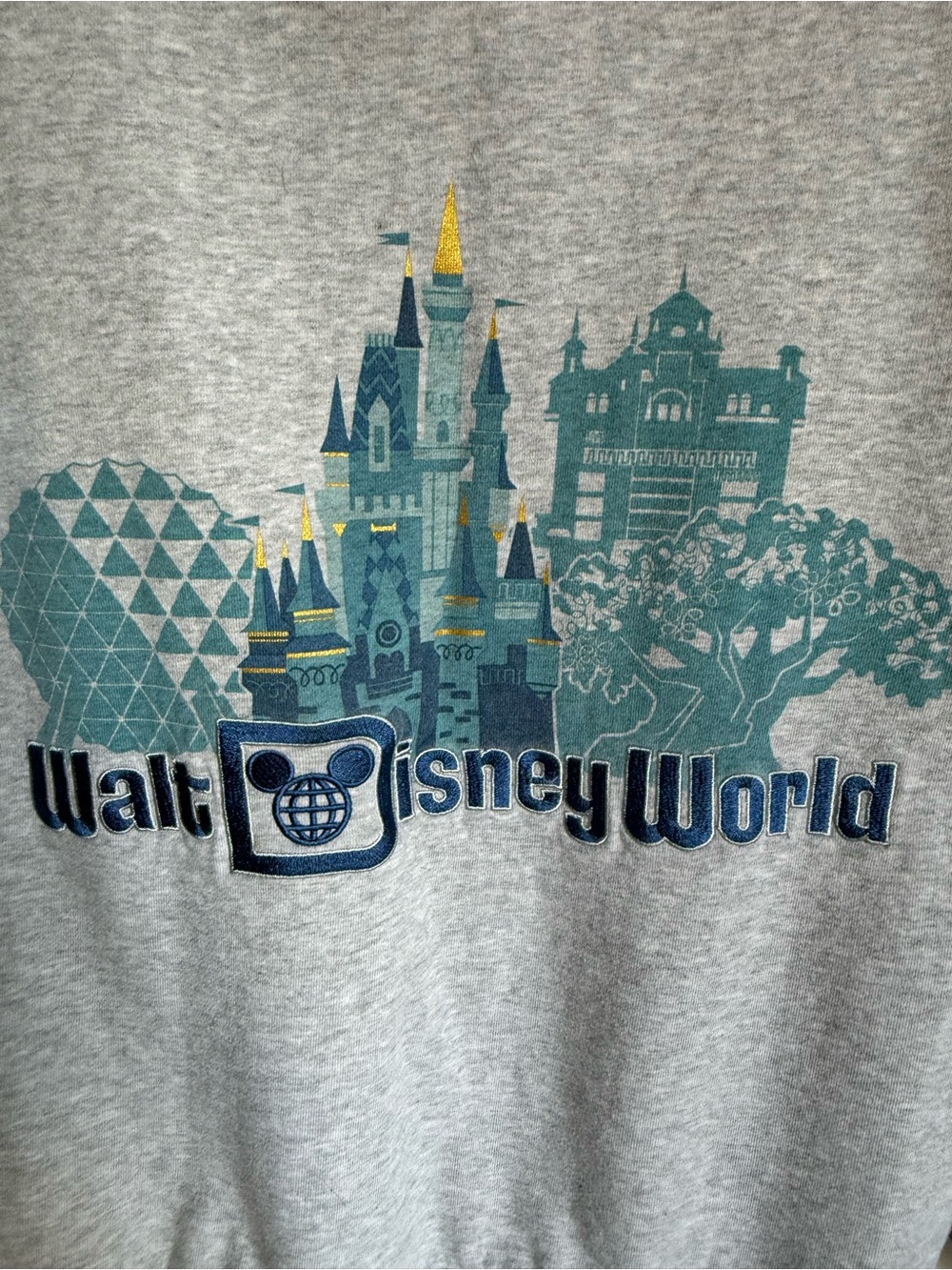 Disney zip up - Picture 3 of 4